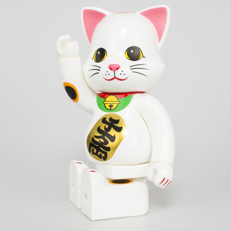 【Kucing beruntung】Bearbrick kekerasan beruang blok bangunan musik beruang beruntung kucing tinggi kartun tangan kantor model dekorasi 400% mainan