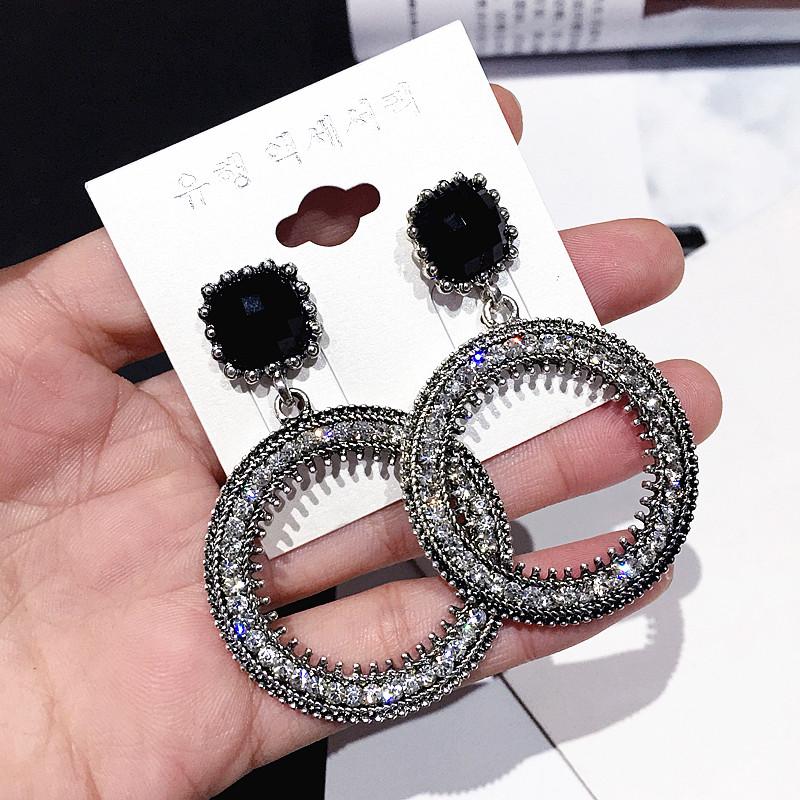 Retro Melingkar Pemasangan Kecil Anting Anting-Anting