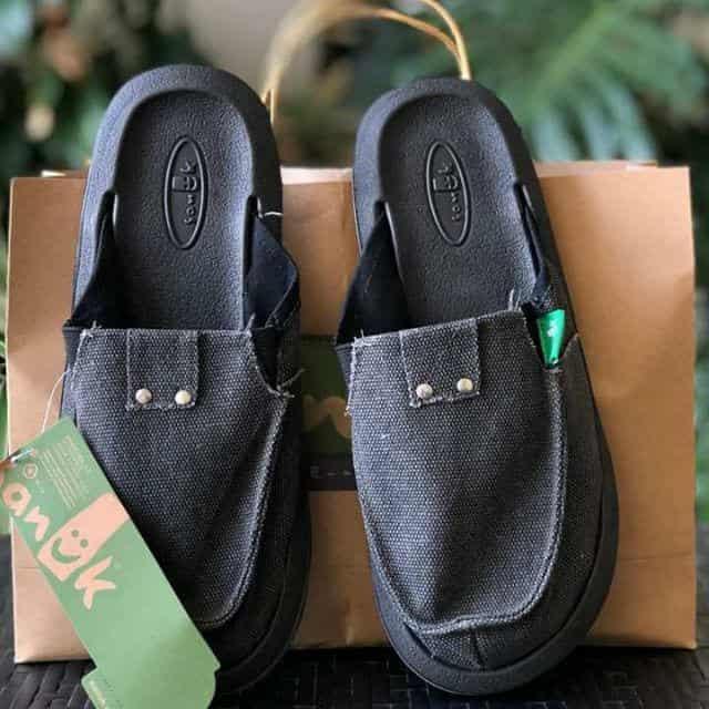 sanuk dress shoes