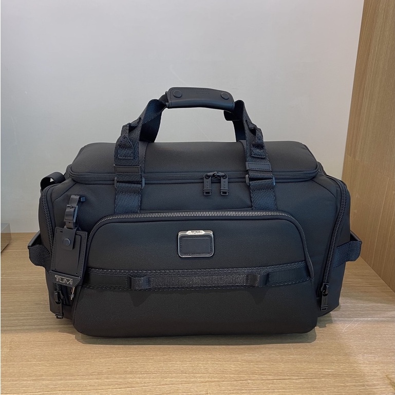 Tumi gym clearance bag