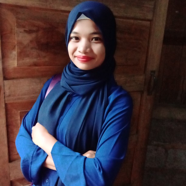 Triangle Hijab OLD STOCK PAUBOS SALE (some has missing pearl and 