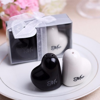 20 Sets Love Heart Mr & Mrs Ceramic Salt And Pepper Shaker Wedding Souvenirs Party Favor Gift For Guest Wholesale June 2018 - 2 20 sets Love Heart Mr & Mrs Ceramic Salt And Pepper Shaker Wedding Souvenirs Party favor Gift For Guest Wholesale - 2