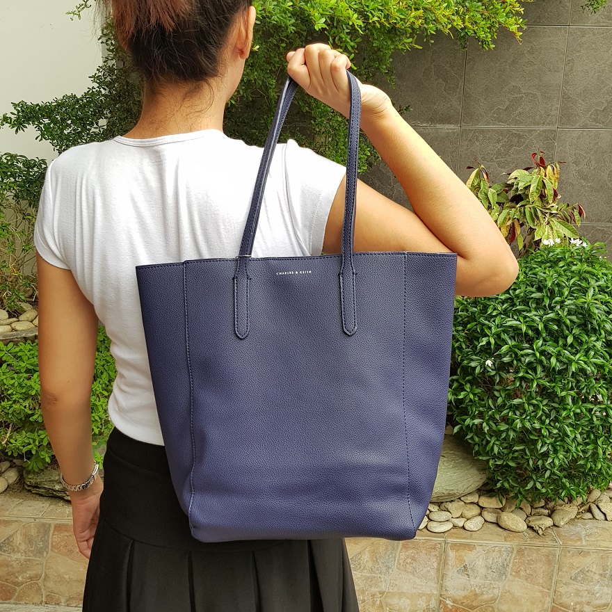 navy leather tote handbag