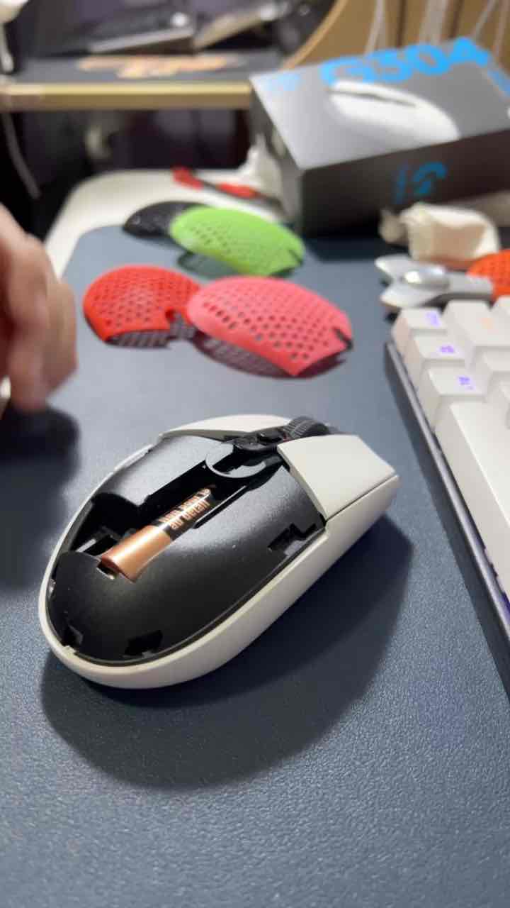Logi tech G304/305 Mouse Honeycomb BATTERY COVER Logitech G304