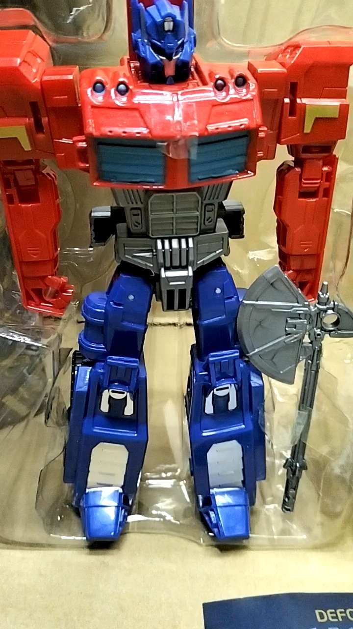 Meca Transformer Robot toys Optimus Prime Megatron and Starscream