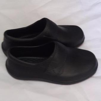 Black Shoes For Kids Water Proof Light Weight No Need To Shine Size 34' June 2018 - 2 Black Shoes for Kids Water Proof Light Weight No need to shine size 34' - 2