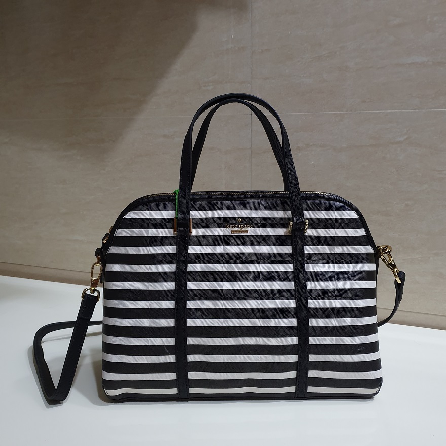 black and white kate spade purse