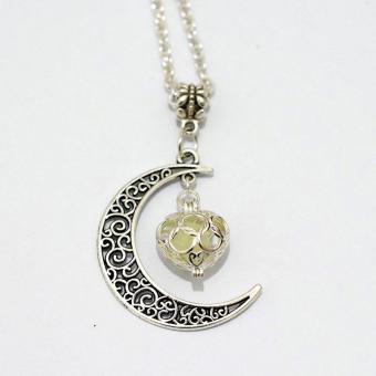 High Quality Store New Crescent Moon Heart Glow In The DarkNecklace Charming Jewelry Luminous Chain Green - Intl June 2018 - 3 High Quality Store New Crescent Moon Heart Glow in the DarkNecklace Charming Jewelry Luminous Chain Green - intl - 3