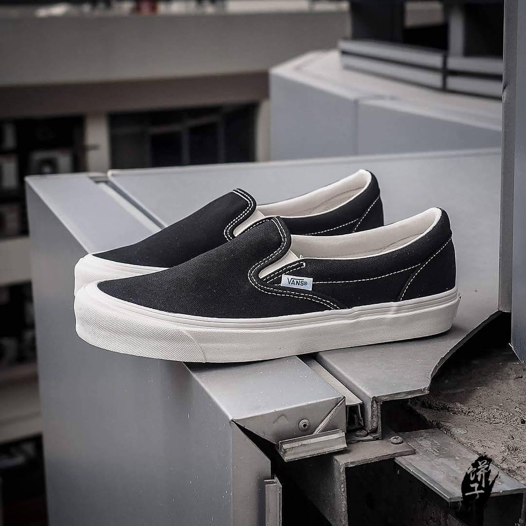 Vans slip on hot sale og black white