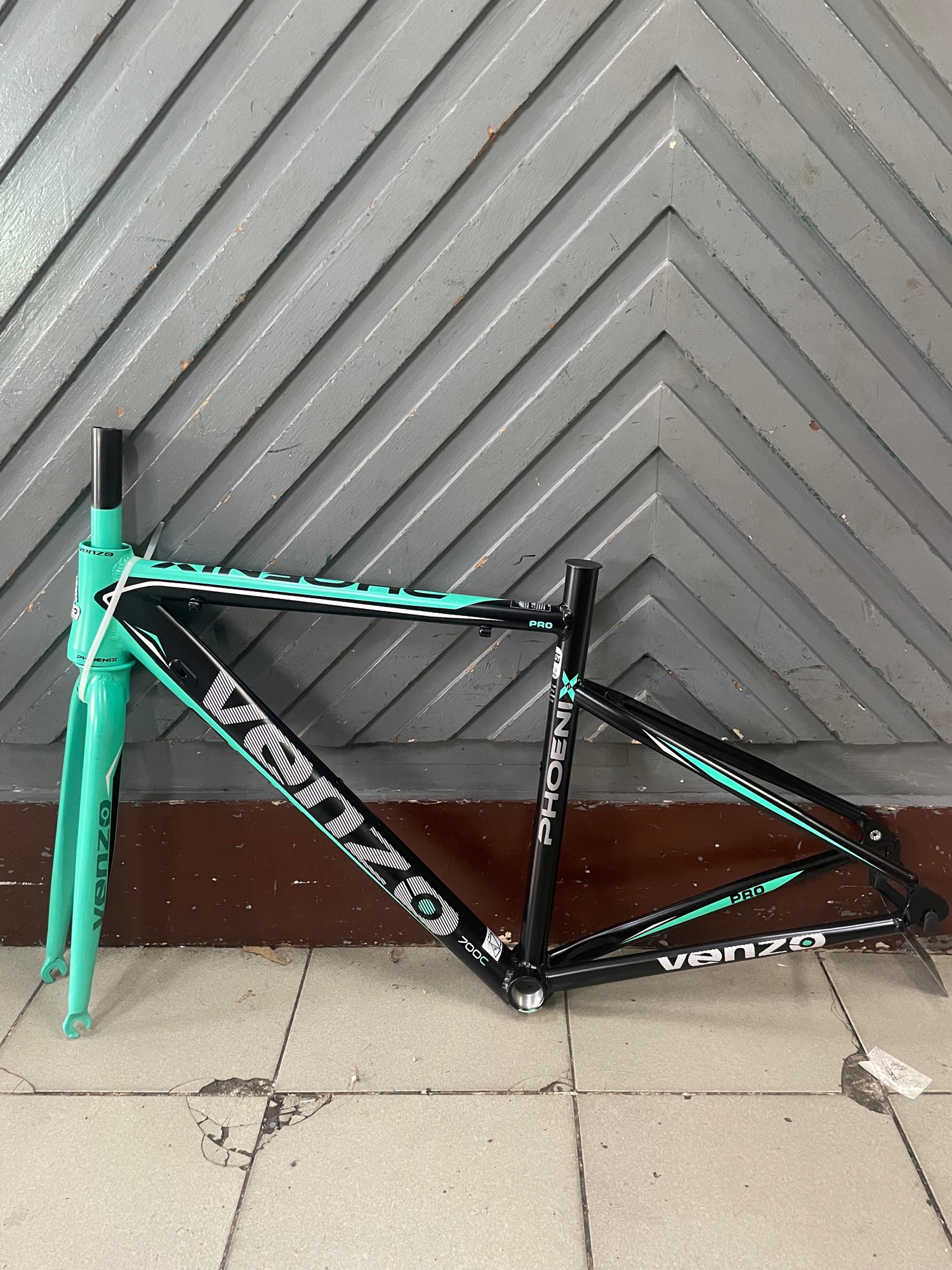 Venzo frame clearance