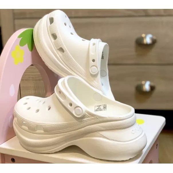 Crocs best sale slippers white