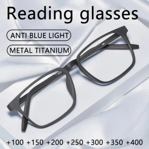 สินค้า OYKI ไทเทเนียมแว่นตาอ่านหนังสือผู้ชาย TR90 ป้องกันแสงสีฟ้าแว่นตาคอมพิวเตอร์กรอบแว่นตา Presbyopic +100-+400