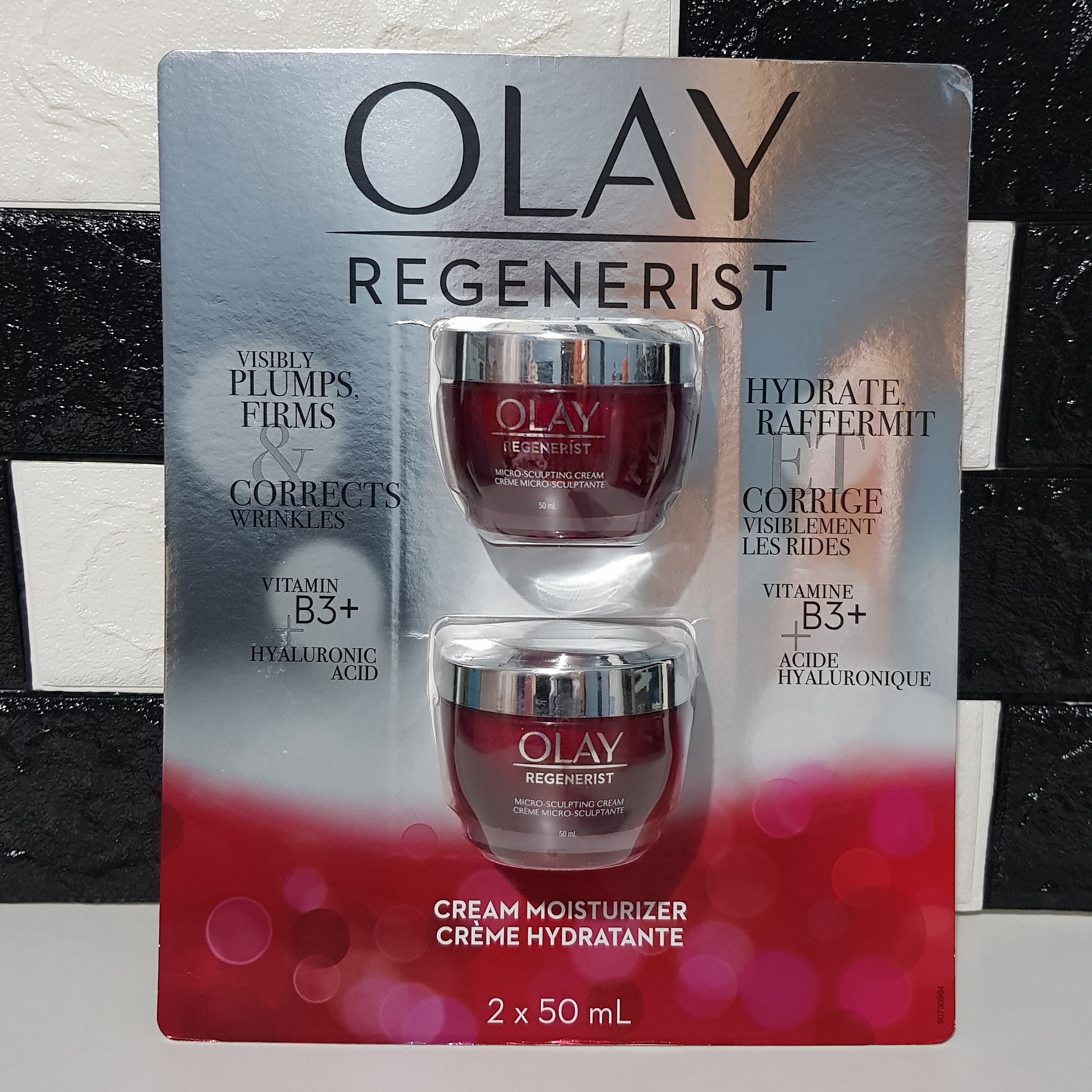 olay regenerist with hyaluronic acid