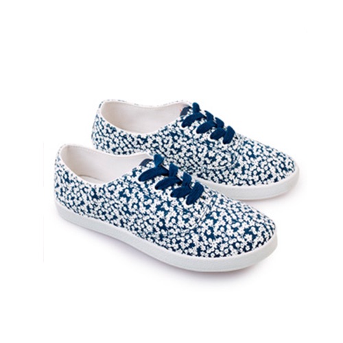 ladies canvas sneakers